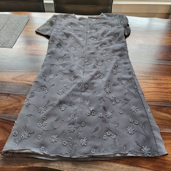 Talbots Petites Size 8 Gray Silk Dress Beaded Lined Beautiful Flowers Sexy - Picture 5 of 11